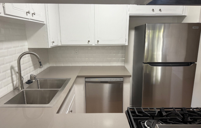 711 Westmount Drive 102