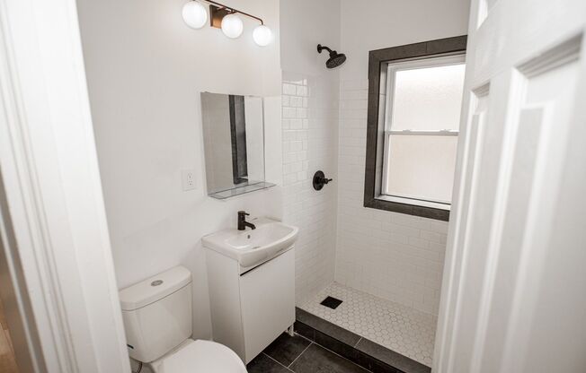 1 bed, 1 bath, 600 sqft, $899, Unit Unit 413