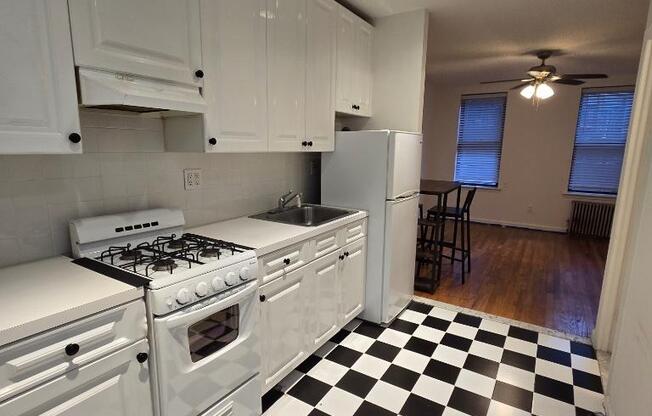 1 bed, 1 bath, $2,700, Unit 2A