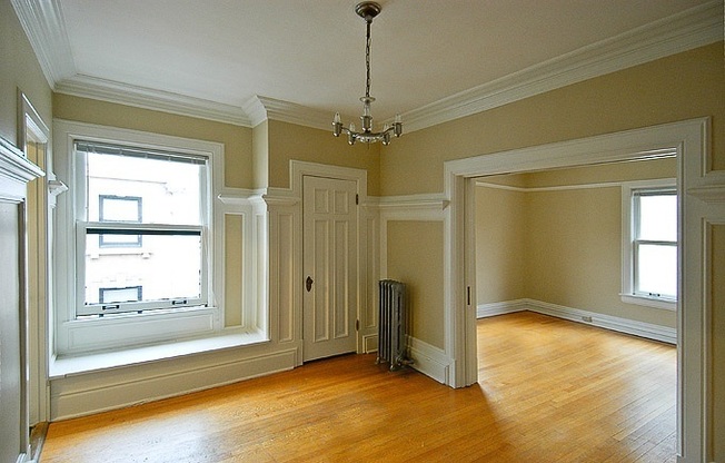 115 W Olympic Pl