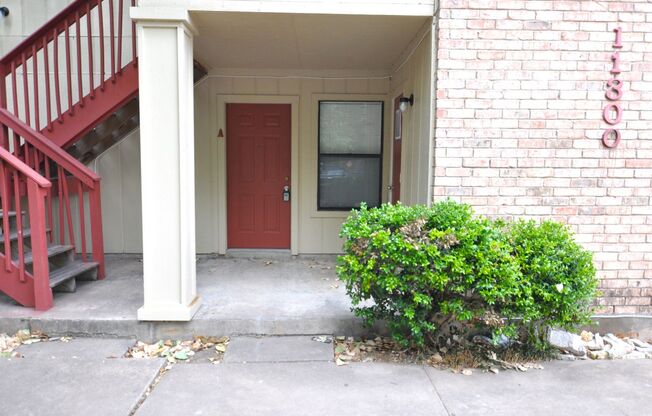 Amazing unit, perfect location!
