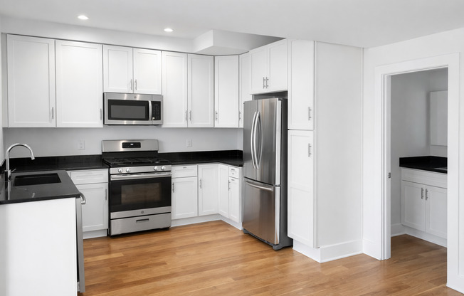 727 Quebec Pl