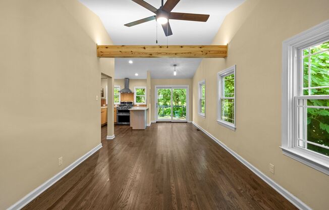 Gorgeous Renovation near Downtown Raleigh, 3 Bed, Fantastic Yard, Gardener's Dream - Pet Friendly!