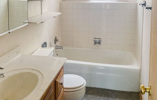 2 beds, 1 bath, 950 sqft, $3,500, Unit 877-D3