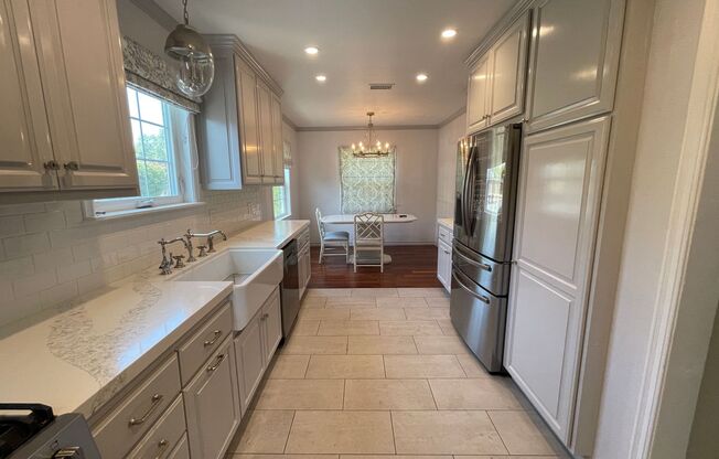 Luxurious Lake Balboa Home with Athletic Amenities for Rent!