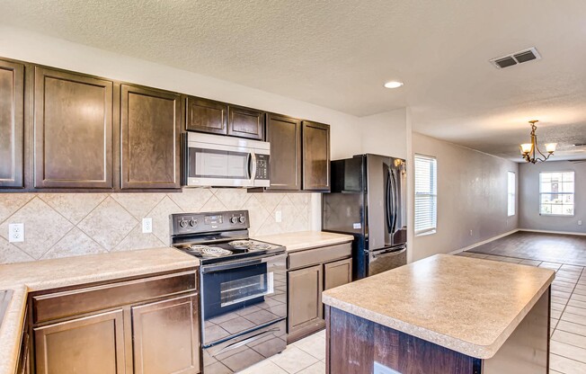 beautifully maintained 3-bedroom, 2-bathroom located in North Central San Antonio