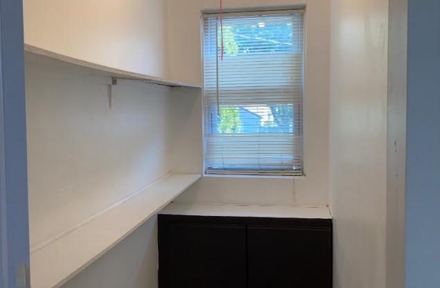 3755 S WINCHESTER AVE