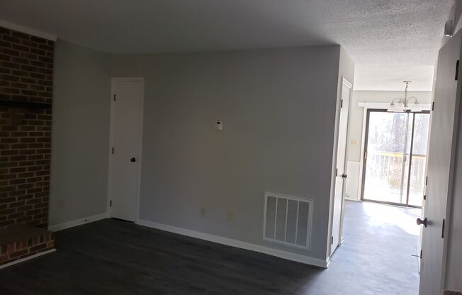 2 beds, 1.5 baths, 1,080 sqft, $1,550, Unit 122 Greengate Ct