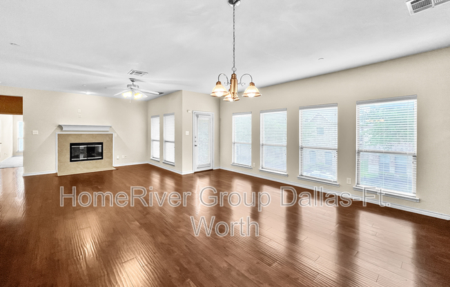 6876 LIVORNO LN