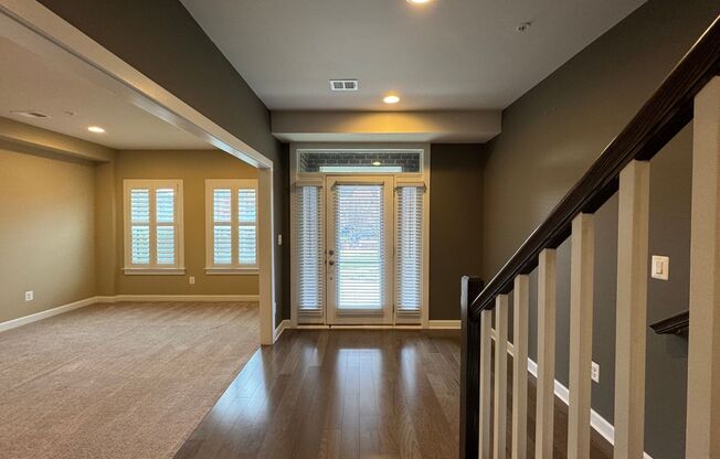 Stunning 4 Level 4 Bed 3/2 Bath Home With Balcony And Deck In Westmoore At Moorefield