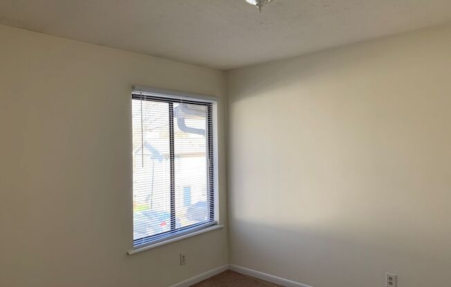 Tenbury Square Townhomes Off Old Forest Road
