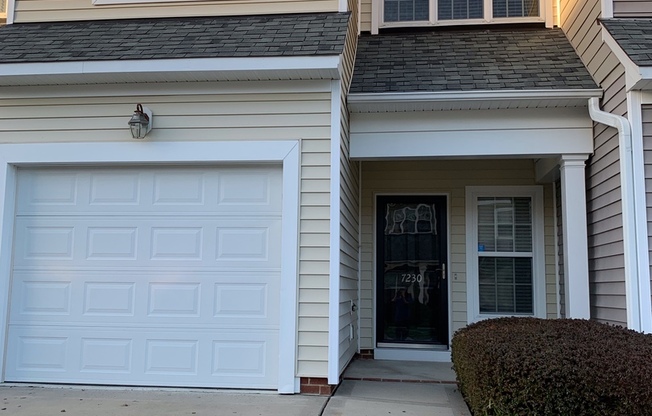 Amazing Large Townhome in Brier Creek