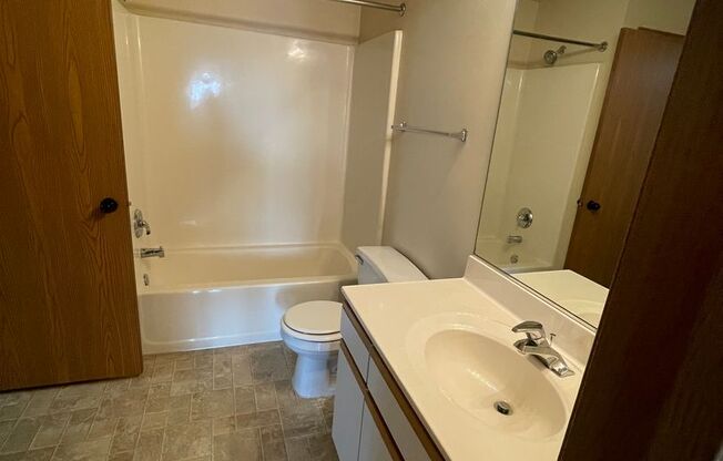 1 bed, 1 bath, 735 sqft, $936, Unit 305N