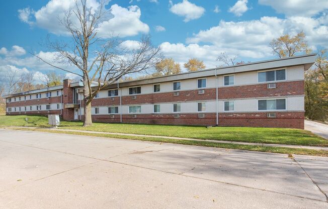 2 beds, 1 bath, 850 sqft, $795, Unit 3535 N Main Street Apt A-5