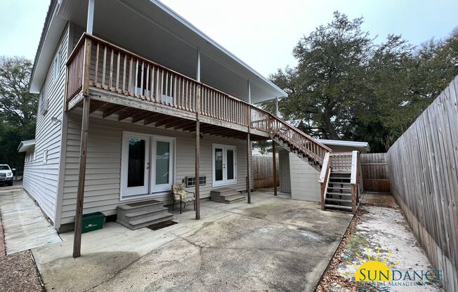 One bedroom Unit in the heart of Destin: Utilities included!