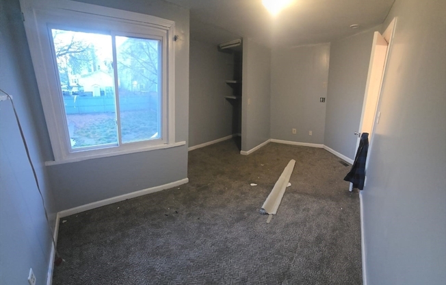 3 beds, 1 bath, 3,003 sqft, $3,200, Unit 1