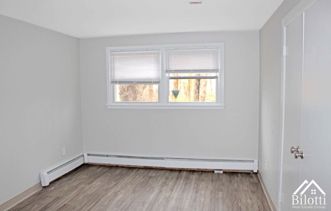 3 beds, 2 baths, 1,104 sqft, $1,925, Unit 262-11