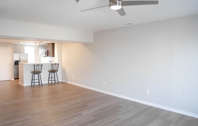 2 beds, 2 baths, $2,200, Unit Unit 307