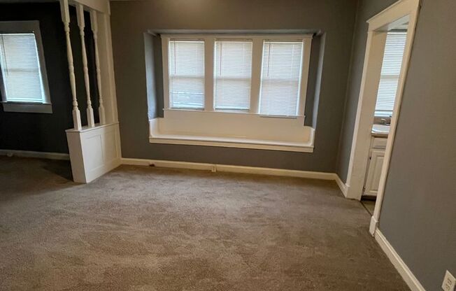 2 beds, 1 bath, $1,095