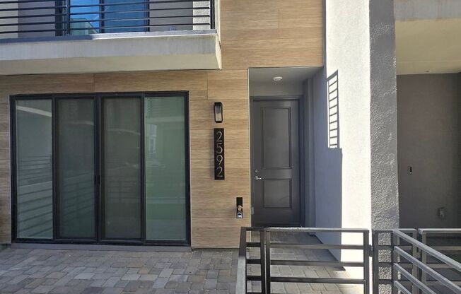City Life with the Sounds of Nature! Beautiful Two Bedroom Townhouse Available Now!
