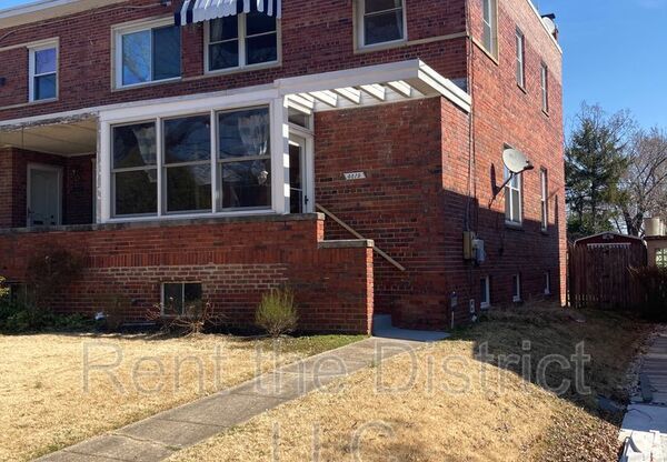 4819 8 ST NE