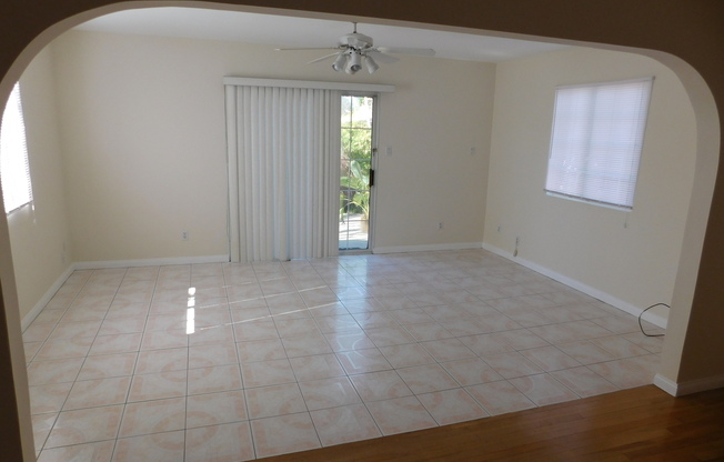 GORGEOUS 4BED/2BTH SINGLE FAMILY HOME IN QUIET AREA OF GRANADA HILLS