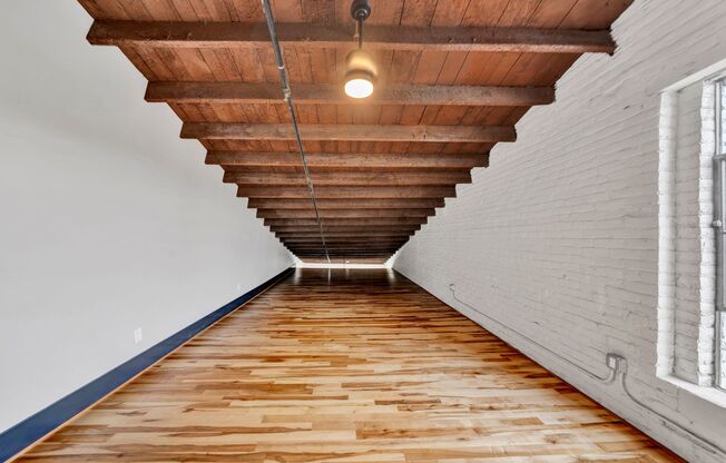 1 bed, 1 bath, 611 sqft, $1,095, Unit 307