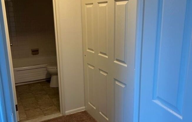 1 bed, 1 bath, 740 sqft, $1,600, Unit 00 - K- 7