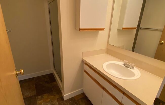 2 beds, 2 baths, 900 sqft, $2,795, Unit 207