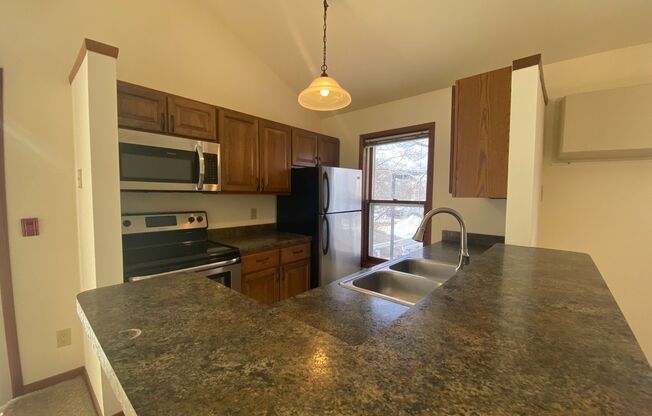 2 beds, 1 bath, 950 sqft, $1,795, Unit 7641CD