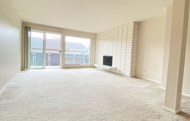 900 Nob Hill Ave North