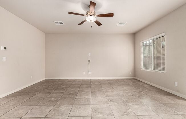 Gorgeous Gated 5 Bedroom Home in Aliante just minutes from 215