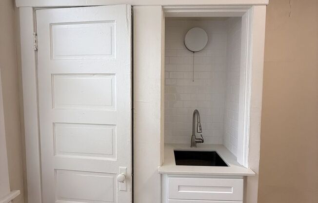 Studio, , 160 sqft, $850, Unit 511