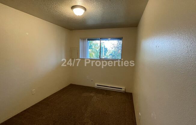 2 beds, 1 bath, $1,395, Unit 4124 Unit C