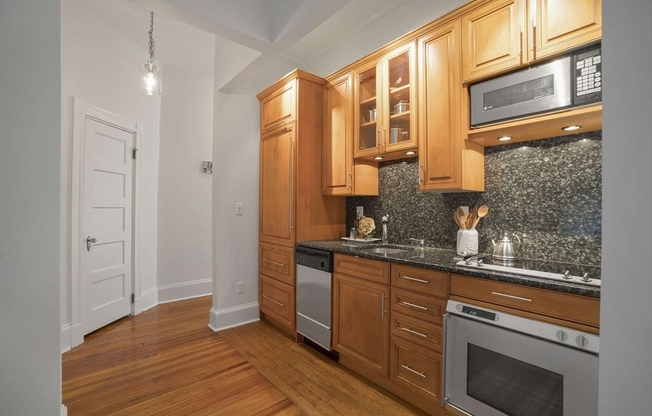 30 Peterborough St Apt B