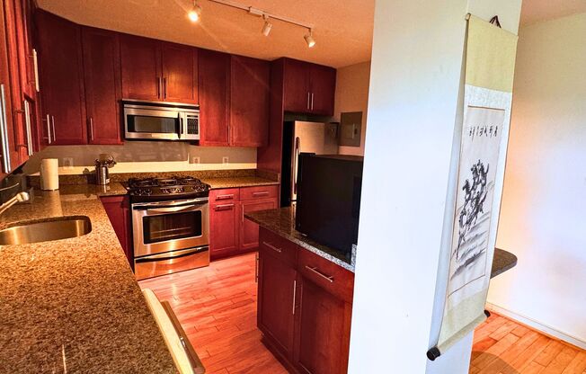 Welcome to Takoma Overlook! Furnished 1br 1ba condo
