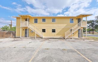 2 beds, 1 bath, $925, Unit 3