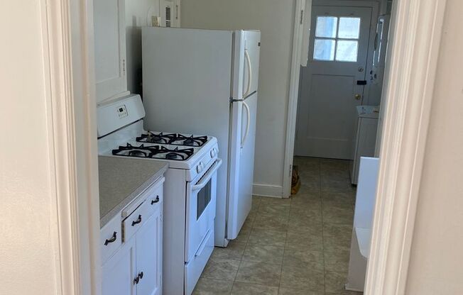 1 bed, 1 bath, $1,175, Unit 1034 - Madison