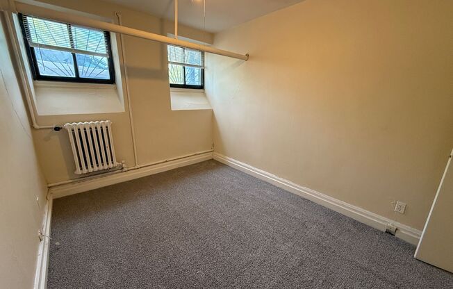 1 bed, 1 bath, $975, Unit 3