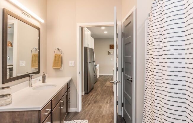 2 beds, 2 baths, 1,098 sqft, $1,630, Unit 422