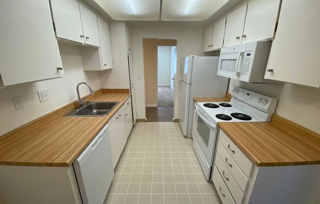 Shadow Creek Apartments