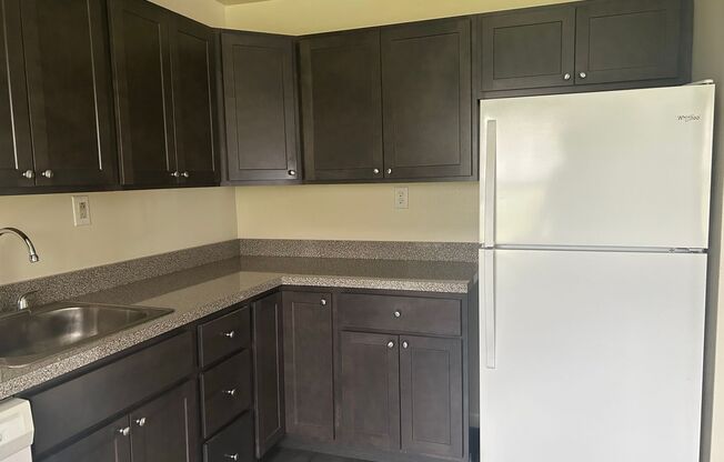 2 beds, 1 bath, 900 sqft, $1,770, Unit 00 - O- 3