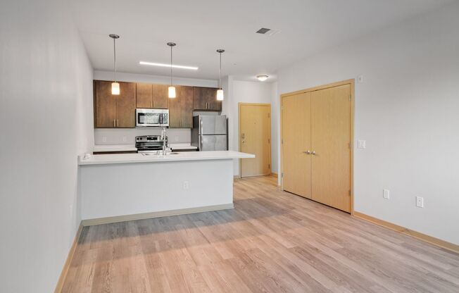 1 bed, 1 bath, 674 sqft, $1,090, Unit 411
