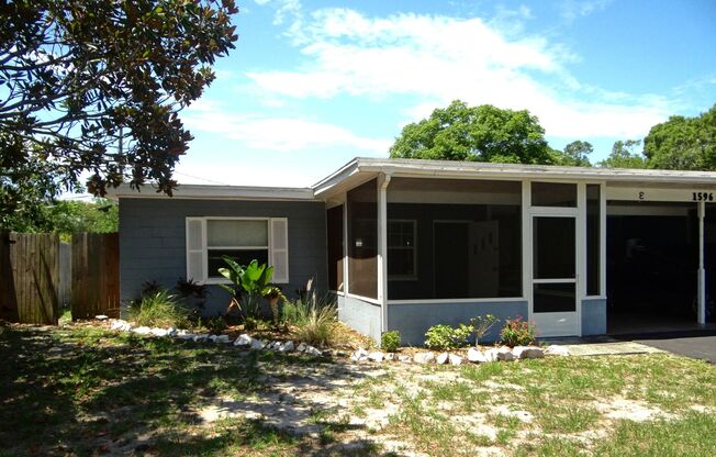 2 bed, 1.5  bath in a quiet neighborhood
