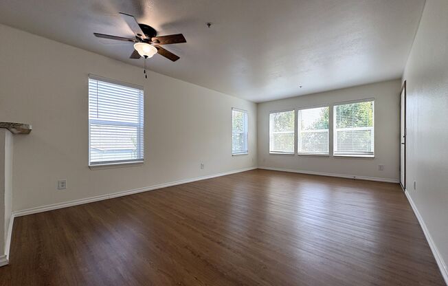 3 beds, 2 baths, 1,193 sqft, $1,900, Unit 354-3006