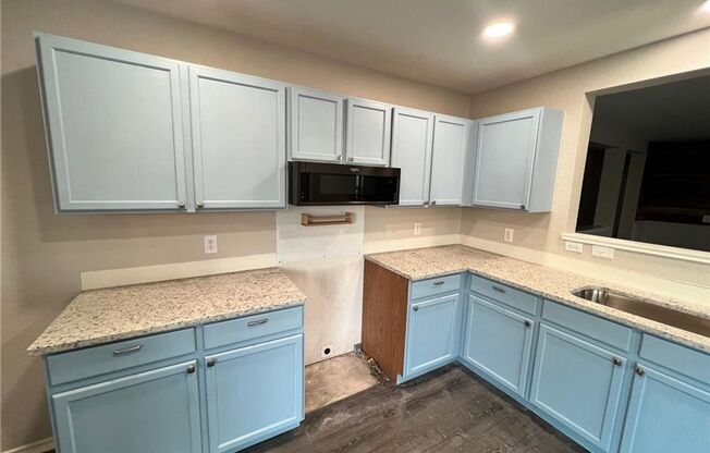 Fantastic Home in Lakeside Subdivision