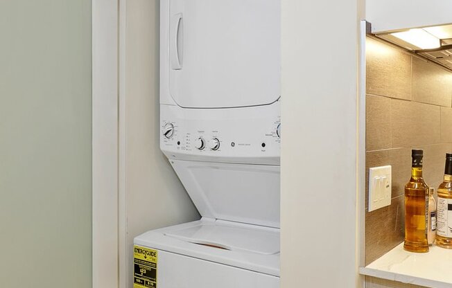 2 beds, 1 bath, 1,100 sqft, $2,850, Unit 507