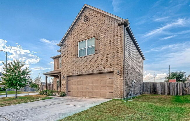 2561 MAGNOLIA FAIR WAY