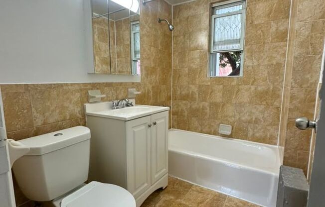 1 bed, 1 bath, 750 sqft, $1,725, Unit APT R-1