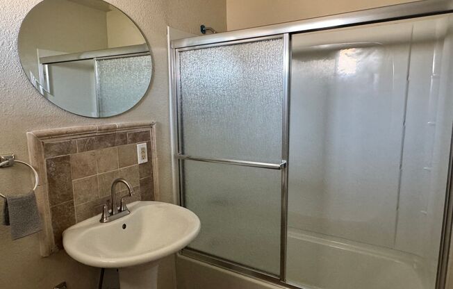 3 Bedroom 2 Bath unit in duplex MOVE IN READY!!